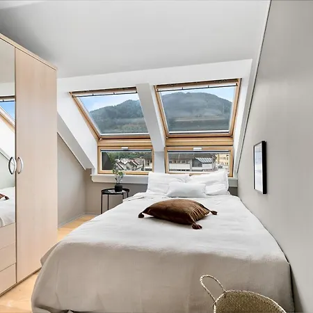 Apartment Beautiful With 3 Bedrooms *